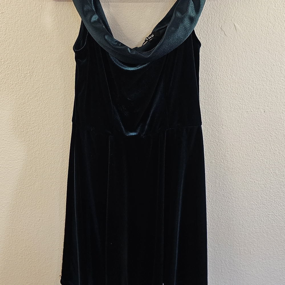Trixxi Emerald Velvet Dress
